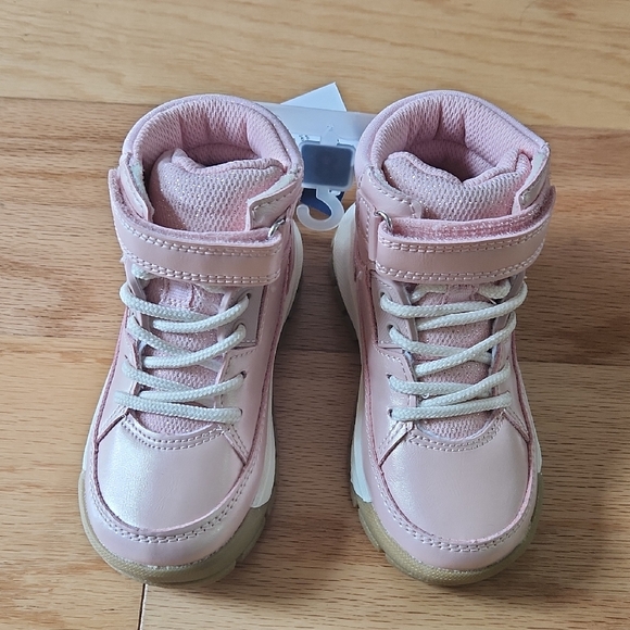 OshKosh B'gosh Other - NWT OshKosh B'gosh Pink High-Top Sneakers Toddler 8